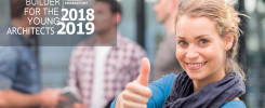 Program edukacyjny "Builder for the Young Architects 2018-2019". Kobieta z kciukiem w górę.
