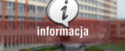 Dymek z literą "i" i napisem "informacja" na tle budynku.