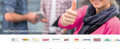 Kobieta pokazuje kciuk w górę. Konkurs dla młodych inżynierów, edycja 2018/2019.