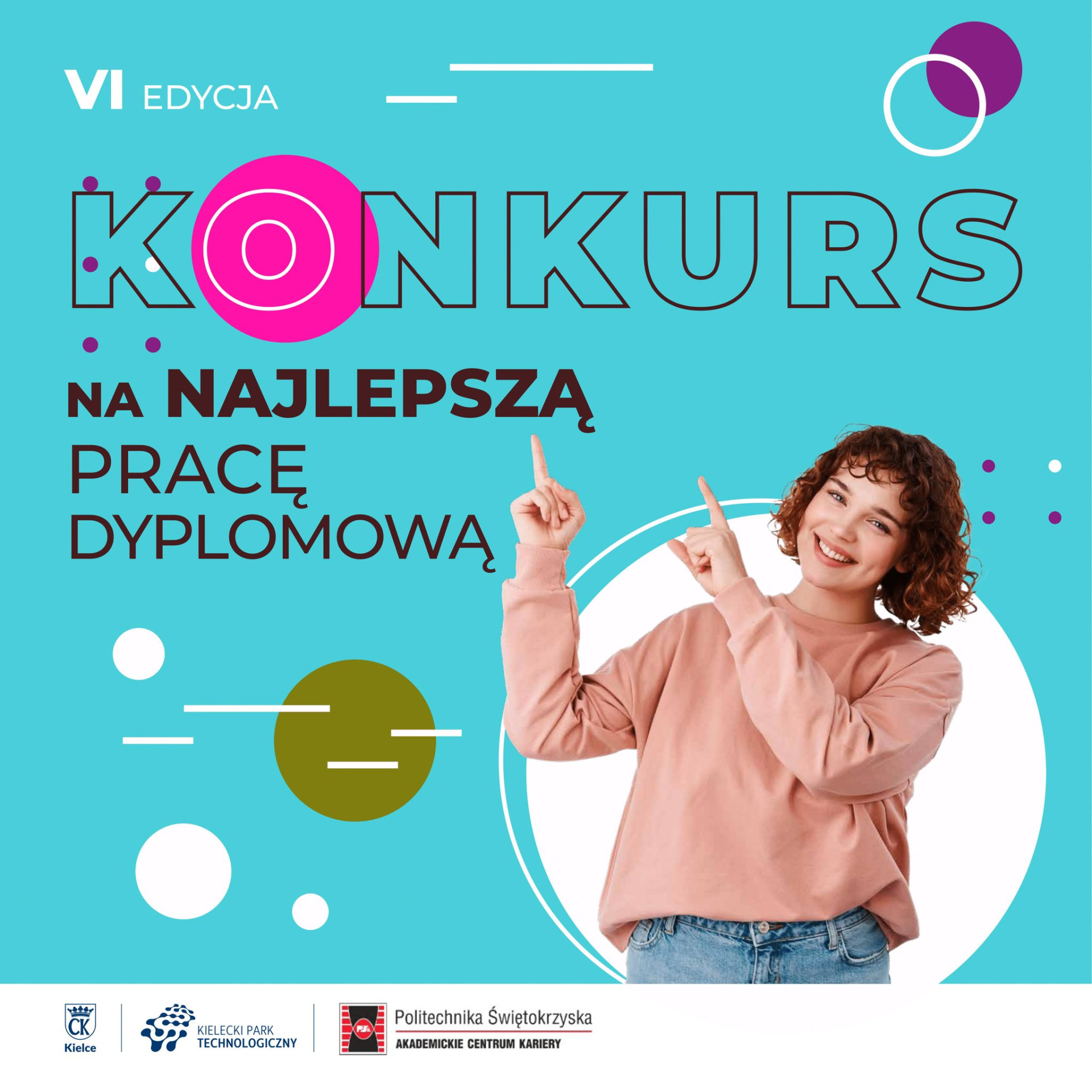 VI edycja konkursu na najlepszą pracę dyplomową. Kobieta wskazuje palcem.