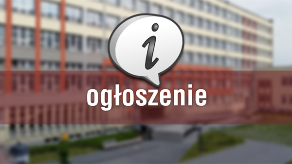 Dymek z literą "i" i napisem "ogłoszenie" na tle budynku.